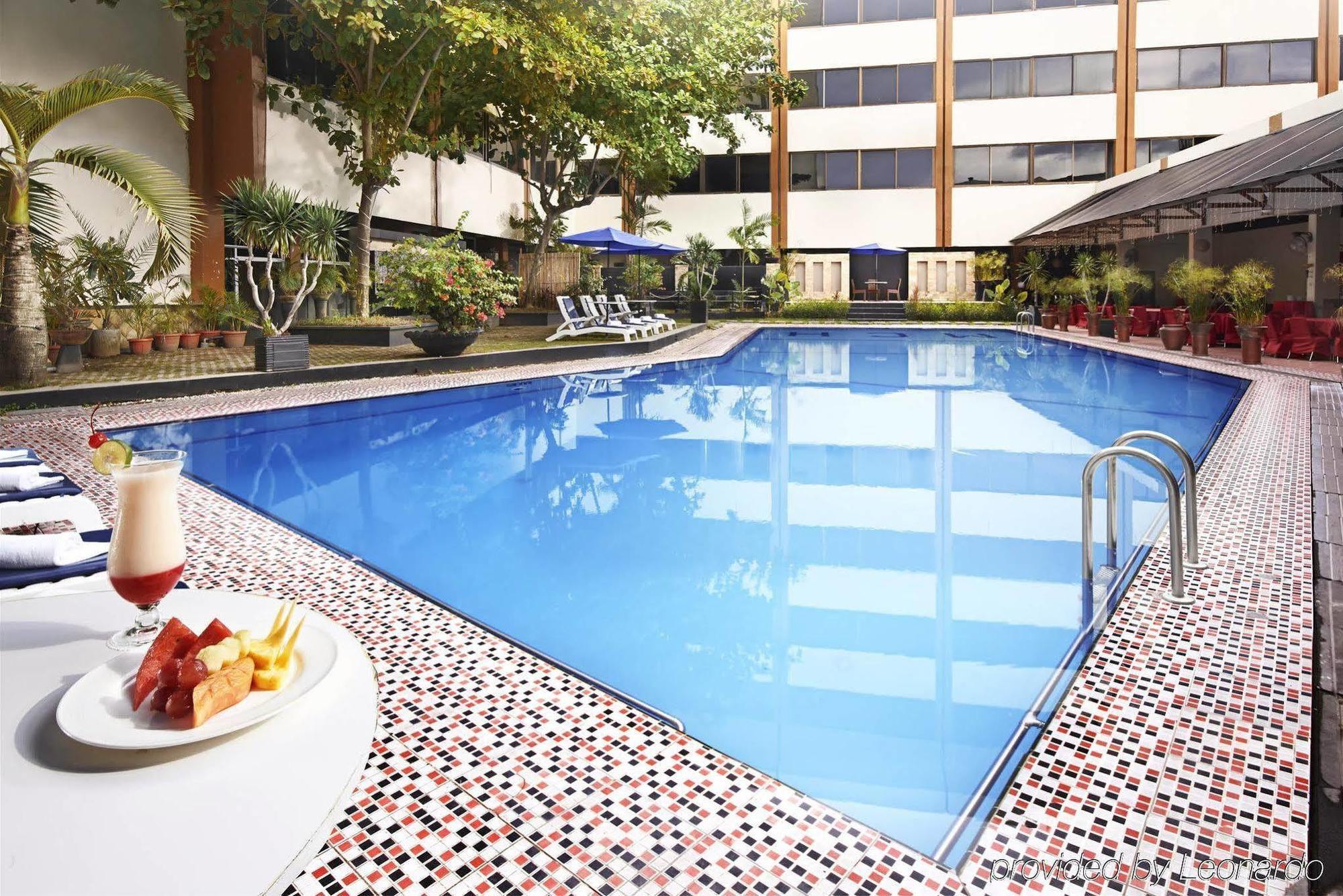 Singgasana Hotel Macasar Exterior foto