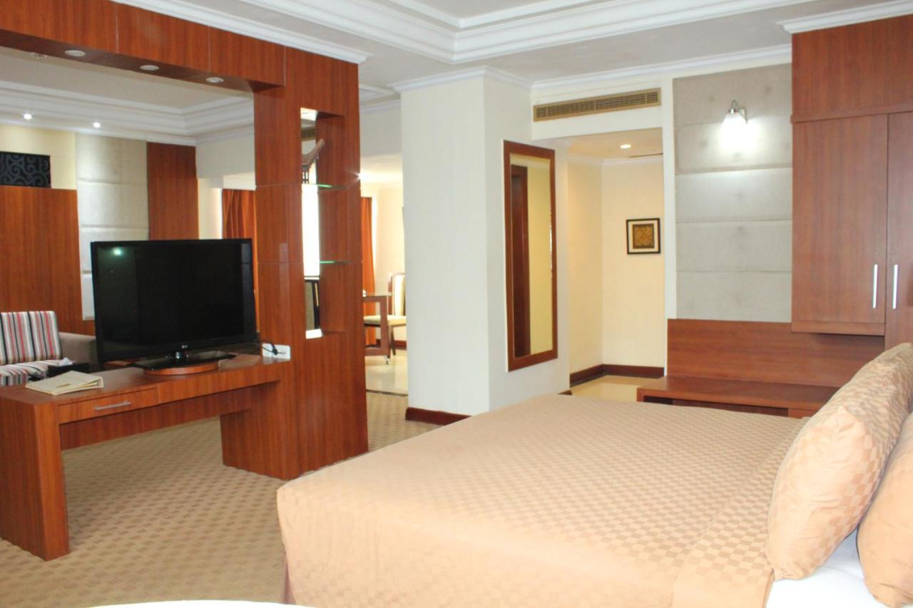Singgasana Hotel Macasar Exterior foto