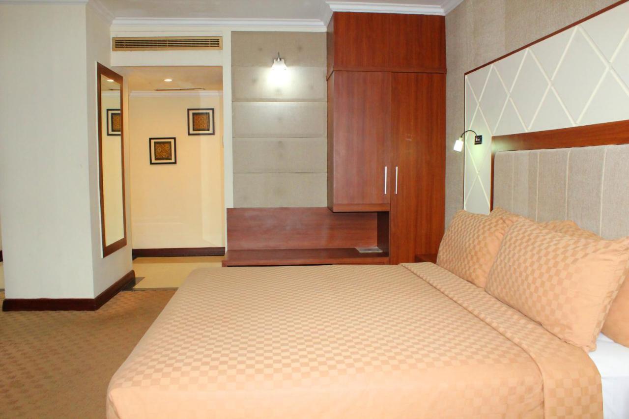 Singgasana Hotel Macasar Exterior foto